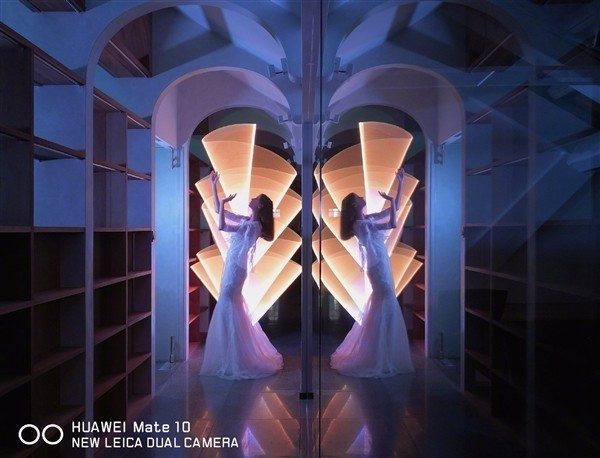 华为mate10保时捷版和iPhoneX哪个好_mate10保时捷版和iPhoneX区别对比评测