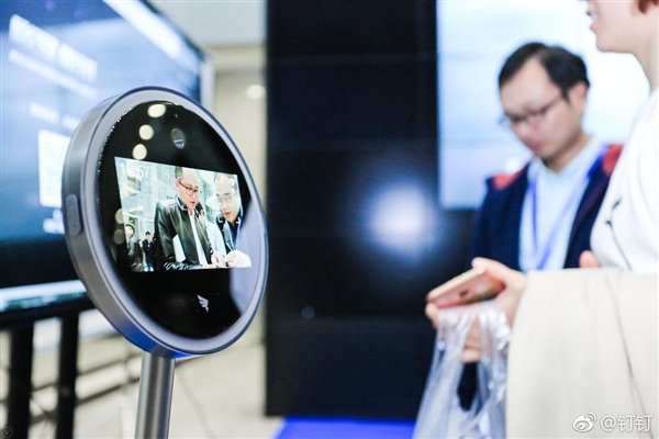 上人脸识别！阿里钉钉M2考勤机提前曝光