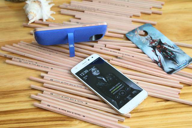 moto z2 play怎么样 moto z2 play配置介绍