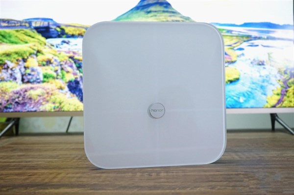 60秒体检报告到手 荣耀体脂秤评测