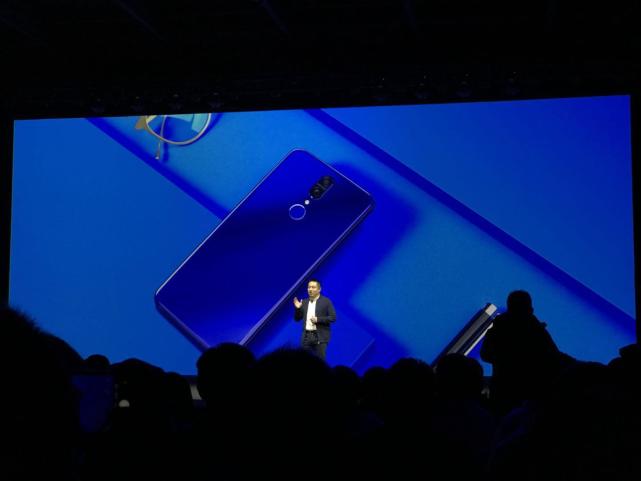 360手机N6 Pro正式发布 双面玻璃全面屏/售价1699元起