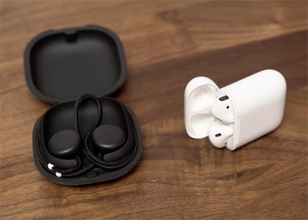当 AirPods 遇上会翻译的 Pixel Buds，圣诞节送女朋友买哪个?