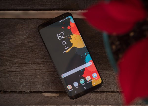 三星S8屏幕出问题熄灭后自动点亮是怎么回事