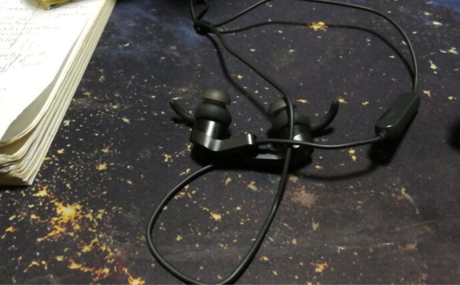 华为心率耳机am-r1开箱评测