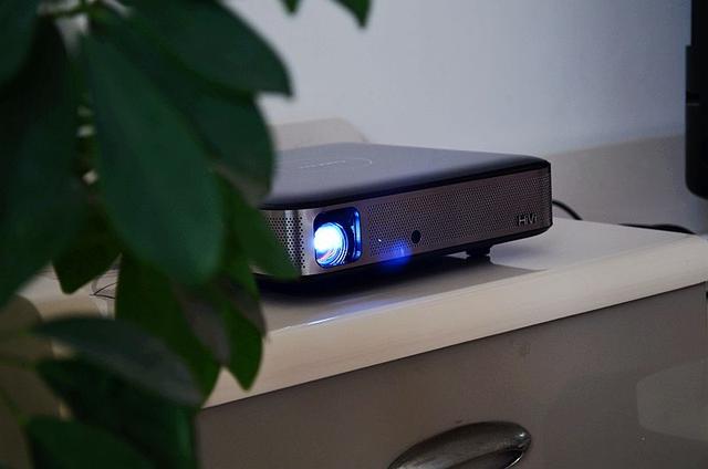 酷乐视S3旗舰版投影仪开箱评测