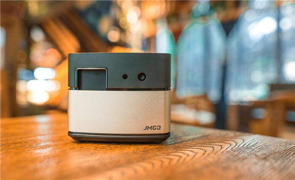 坚果绚影V8智能投影仪开箱评测