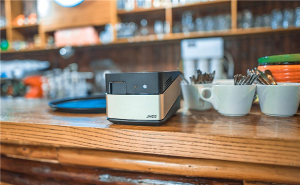 坚果绚影V8智能投影仪体验评测