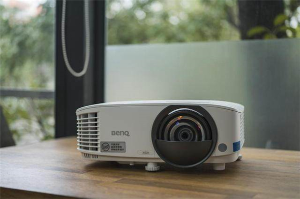 明基E610智能投影仪体验评测