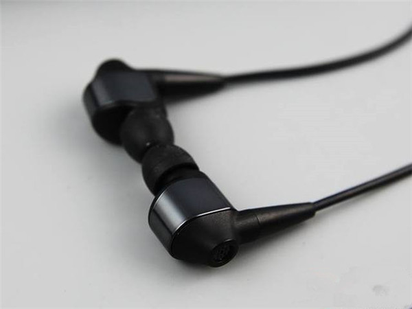 索尼WI-1000X和BOSE QC30对比评测