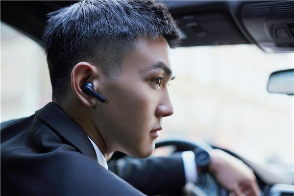 无线束智操控 小问智能耳机发布最新TicPods Free爵士蓝