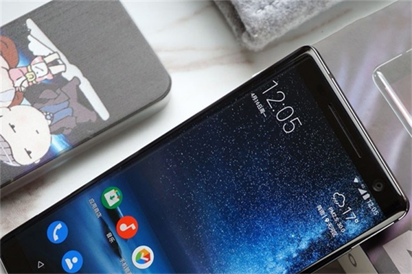 诺基亚8sirocco屏幕材质是什么