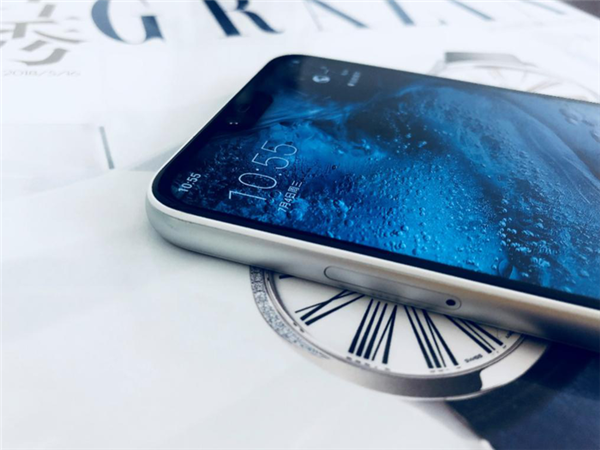 诺基亚X6极地白开箱图赏