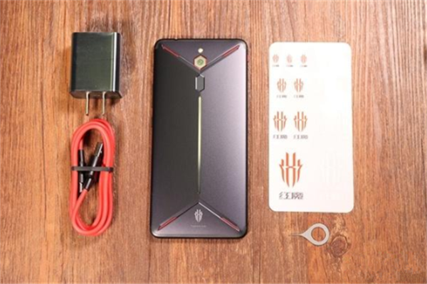 红魔Mars开箱图赏